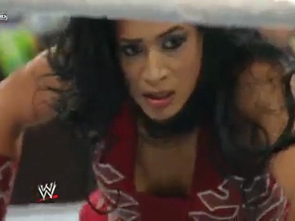 Michelle McCool (c) vs Melina - WWE Women's Championship