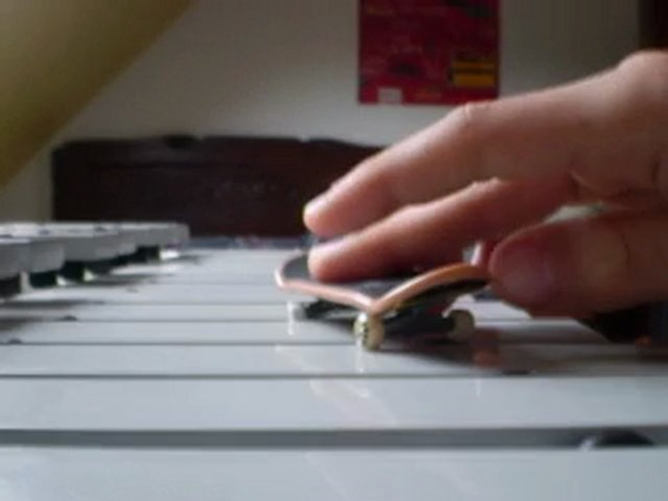 finger skate