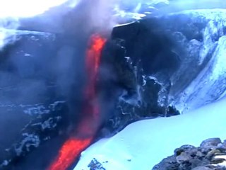 Volcans en Islande:Cascade de lave / hraunfoss (par Rico)