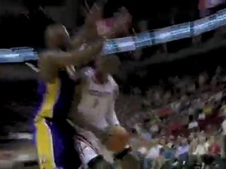 Jermaine Taylor scores 15 points in a loss to the Lakers.