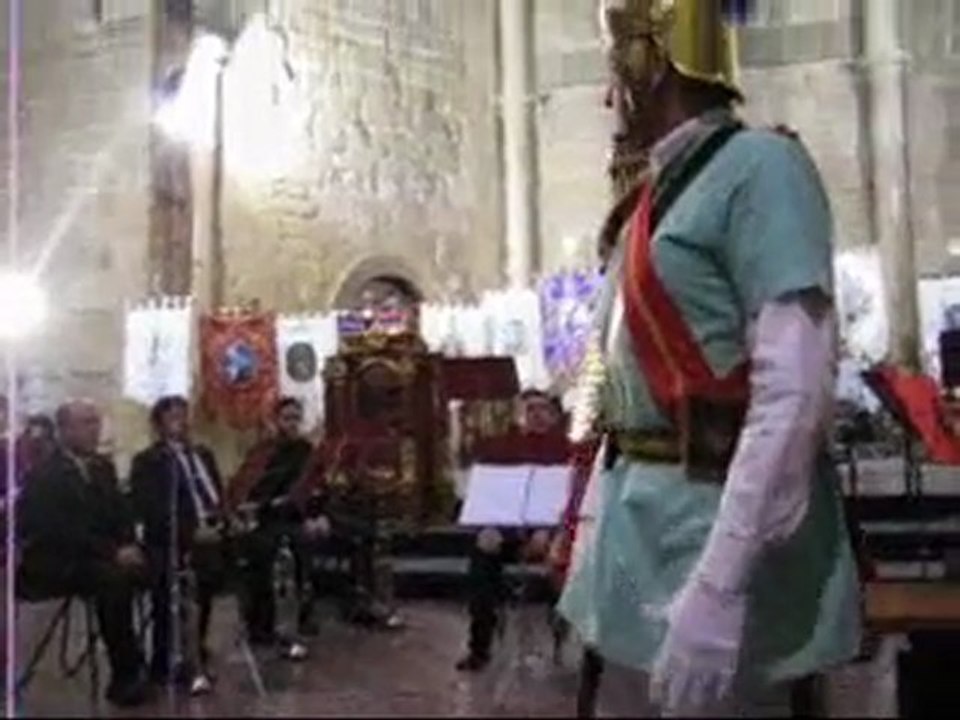 ACTUACION DENTRO DE LA IGLESIA