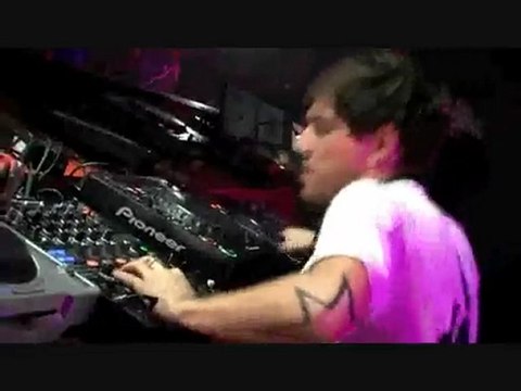 Teaser Quentin Mosimann EXHBITION TOUR