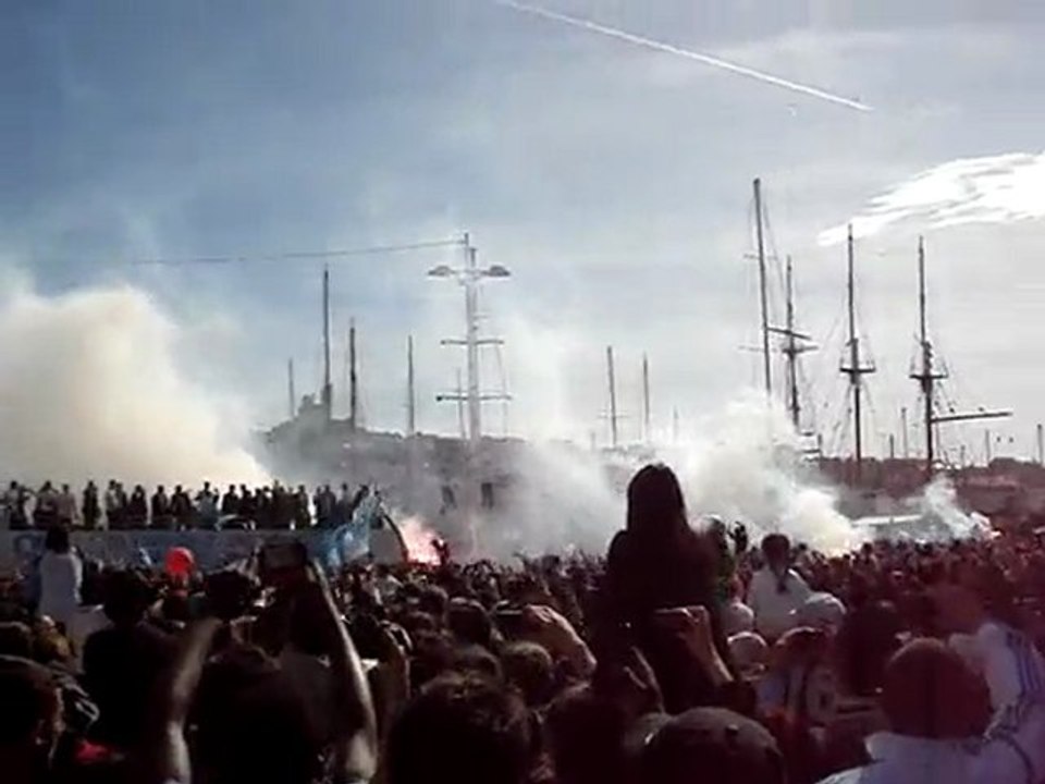 Arrivée des joueurs sur le Vieux Port - Coupe de la Ligue OM