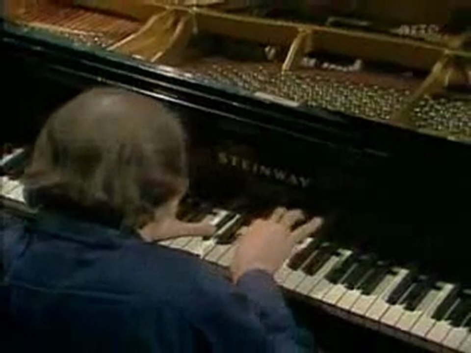 Glenn Gould - Bach - BWV 828 - 6 - Menuet