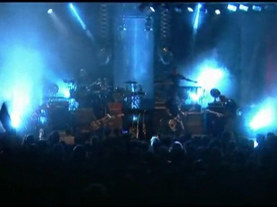 Ez3kiel vs Hint (versus) collision tour 2009