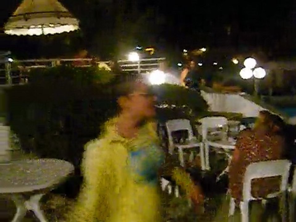 Emelyne et son chéri Rédouane en mode hip hop Rnb !