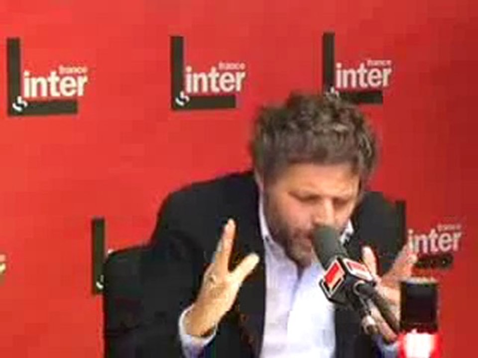 Stephane Guillon démonte Eric Besson !!!