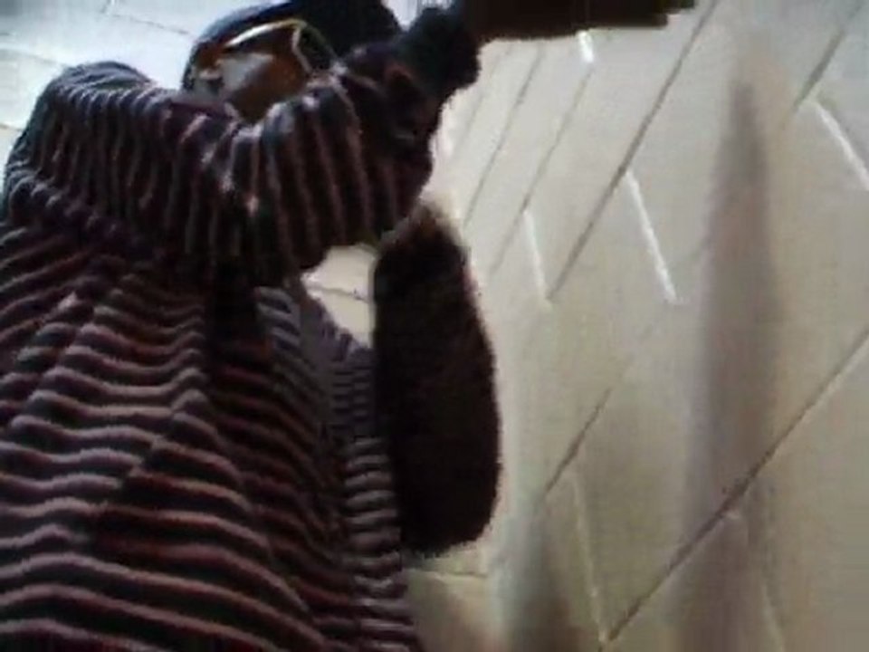 sMoOtHie KInG TuT i N