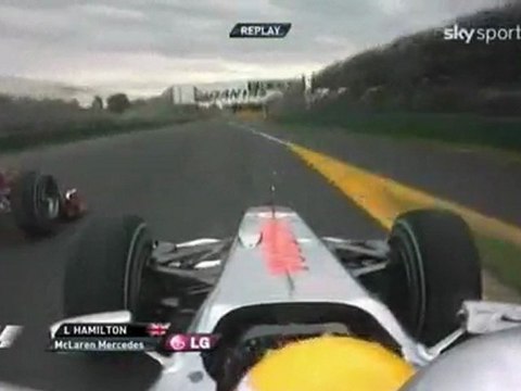 Hamilton'ın Massa'yı ağır çekimde geçişi-trformula1.com