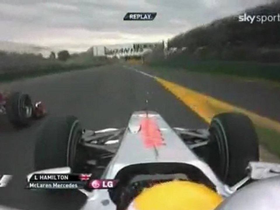 Hamilton'ın Massa'yı ağır çekimde geçişi-trformula1.com