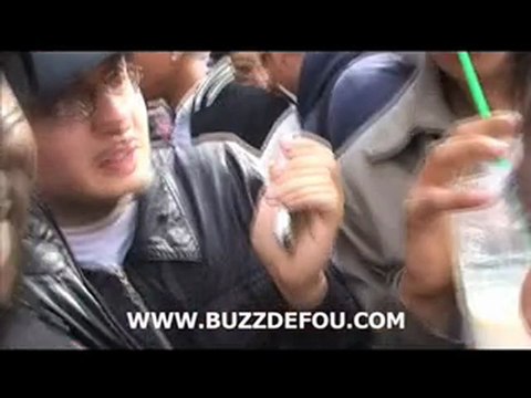 MAITRE GIMS ( SEXION DASSAUT ) bloqué à chatelet par ses fan