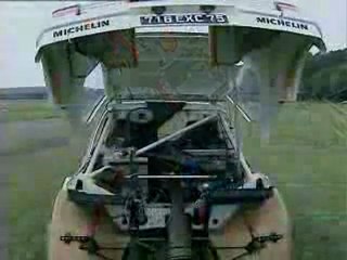 Ari-Vatanen-presente-sa-peugeot-205T16-suite