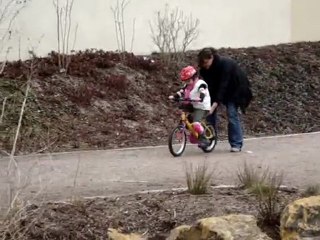 PREMIERS METRES A VELO