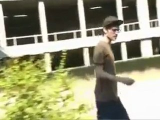 Helyum Çektikten sonra Sakız Şişirirseniz xD