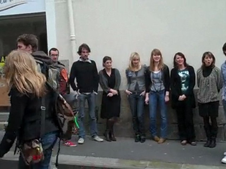 L'agence descend dans la rue