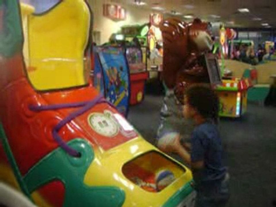 Triston The Coolest One playing Basketball @ Chuck E Cheese