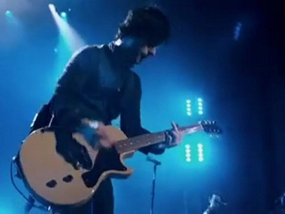 Green Day -  21 Guns - Live Version - 21st Century Breakdown