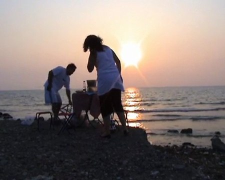 GÜN BATIMINDA KEYİFLİ BİR AKŞAM ÇAYI