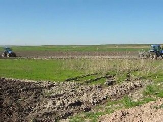 2x new holland td 95d 4x4 2