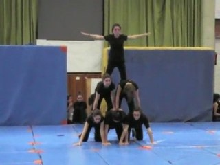 Actuación musical del grupo de expresión corporal de ESO