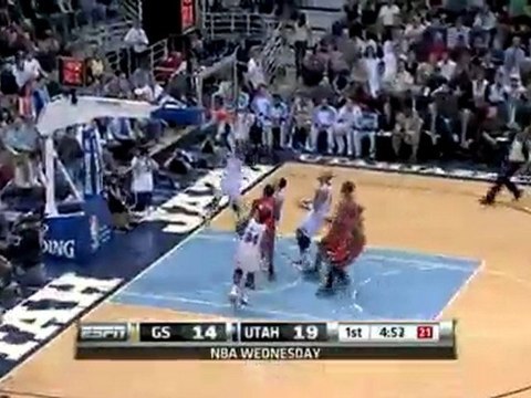 Andre Miller makes a nice pass to Martell Webster for the al