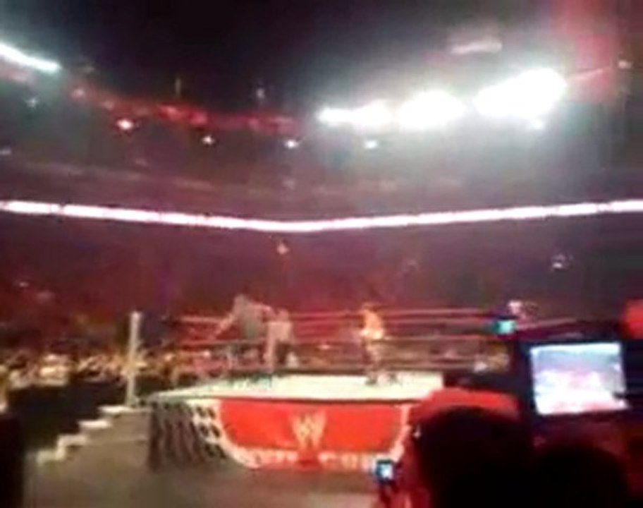 Triple H comémore le HBK! - PEDIGREE SWEET CHIN MUSIC