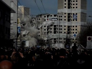 Démolition des immeubles du Pré de l'Herpe à Vaulx-en-Velin