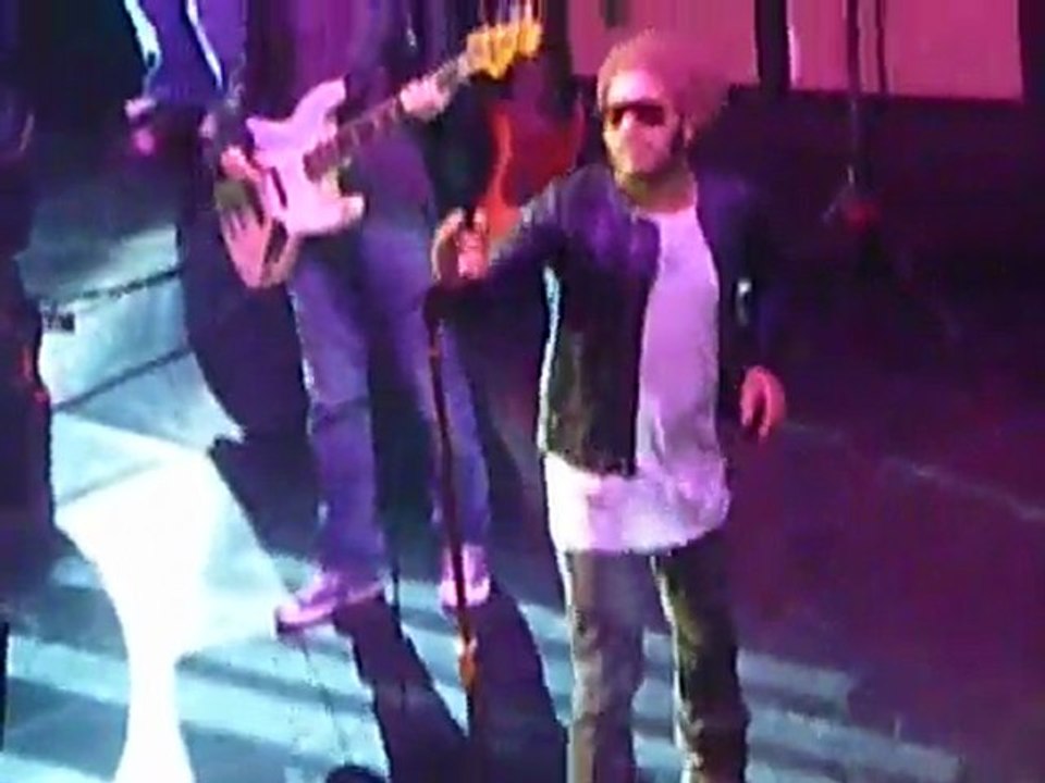 Lenny Kravitz concert peace one day believe