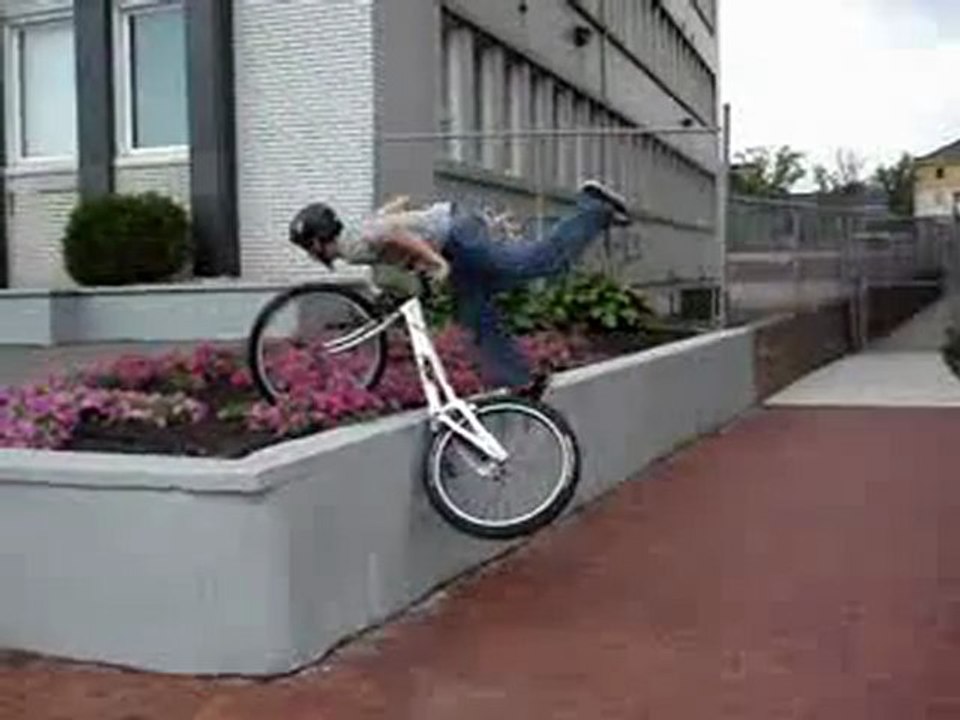 Il se ramasse en vélo
