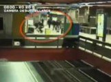 Brutalny napad w metrze w Brukseli