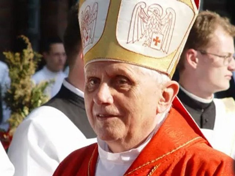 Holy Capote Vs Pape & scandale pédophile [JACKUSE.COM]