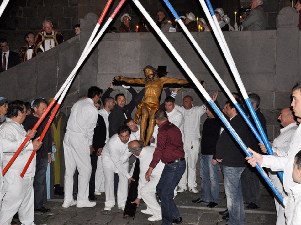 AGDE - 2010 - La procession Saint Christ d'Agde le 1er Avril 2010