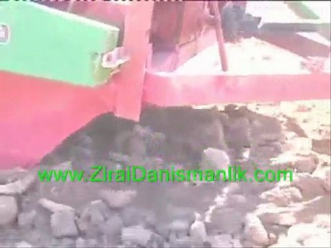 Tümosan Taş Toplama Makinası ( ZiraiDanismanlik.com)