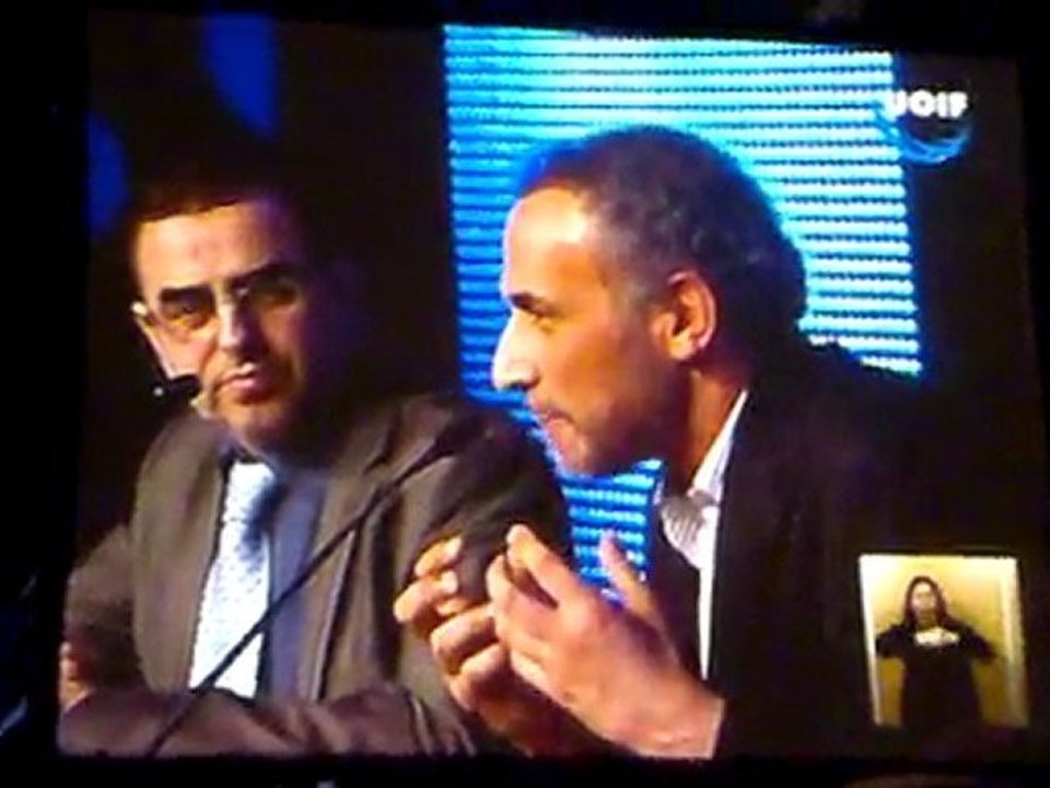 CONFÉRENCE DE M. TARIQ RAMADAN AU SALON DE L'UOIF 2010 3/3