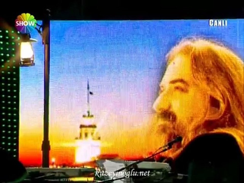 Volkan Konak-Cevizin yaprağı dal arasında