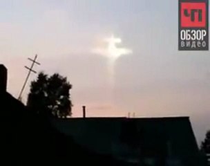 UN SIGNE POUR 2008  CROIX ORTHODOXE  DANS LE CIEL  DE RUSSIE