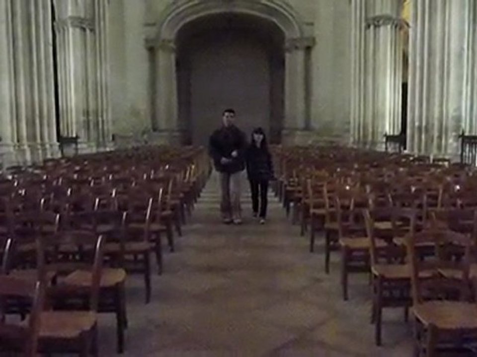 Répétition du futur mariage de Mathilde dans la cathédrale