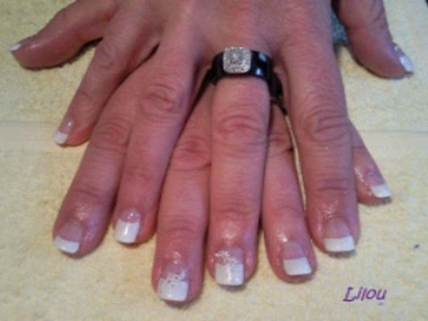 Gel UV sur mains avec French blanche lilou ongles