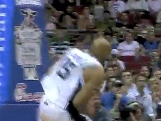Vince Carter gets the breakaway and does a 360 slam.