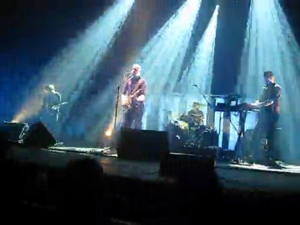 Dominque A au quai à Angers - Le courage des oiseaux