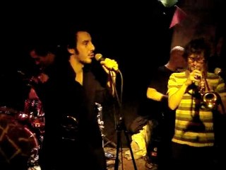 LA SCAÑA DEL DOMINGO - Les Vers de Terre