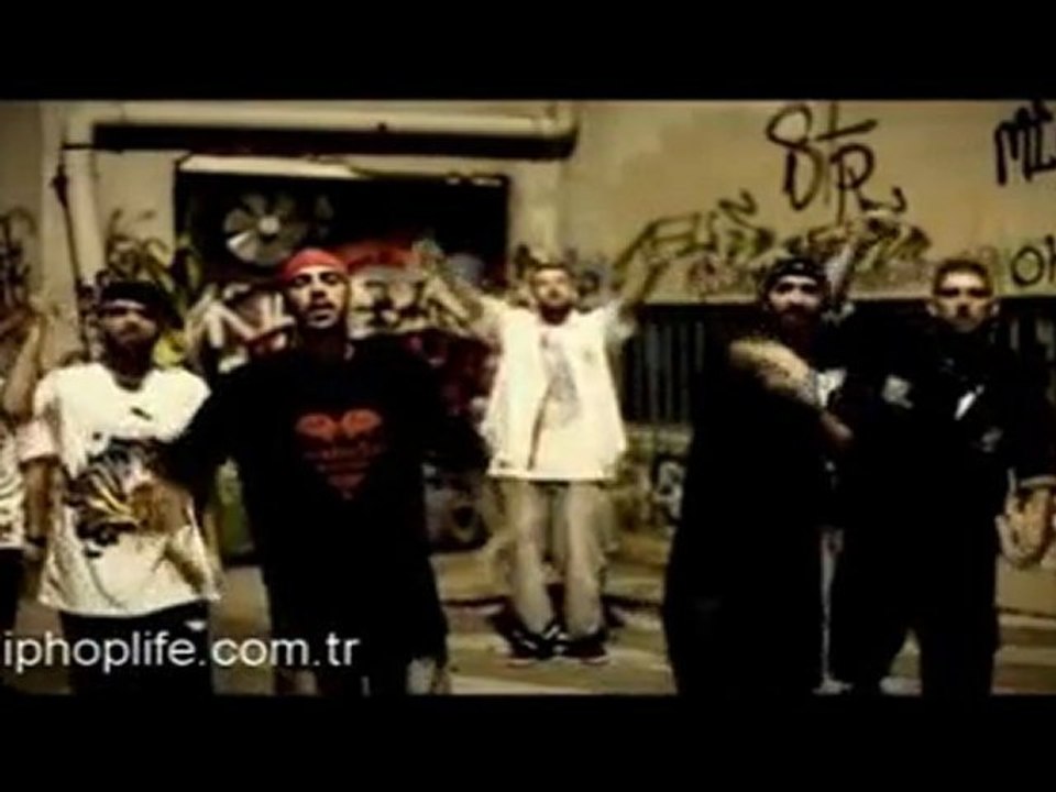 Alaturka Mavzer feat. puma - Lirikselo