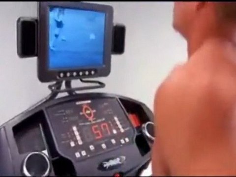 Smooth Fitness 9.45TV TV Treadmill