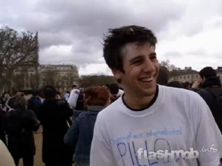 Pillow Fight Paris 04/04/10