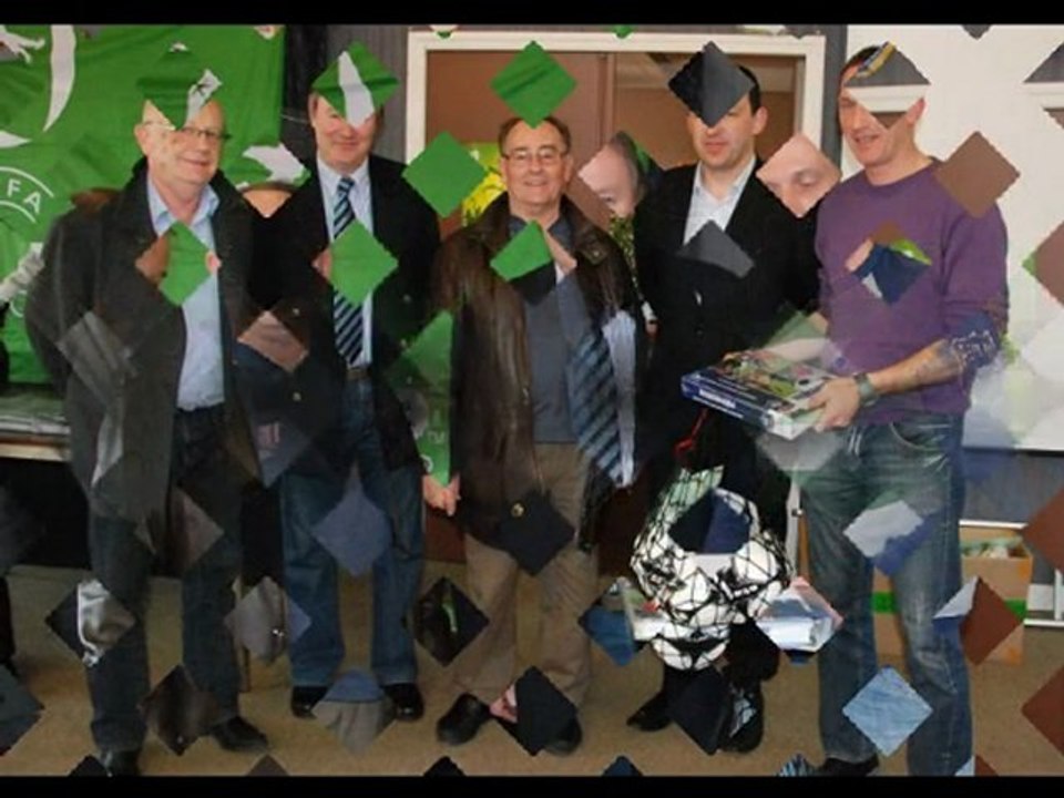 Remise guide pédagogique aux sections sportives  Avril 2010