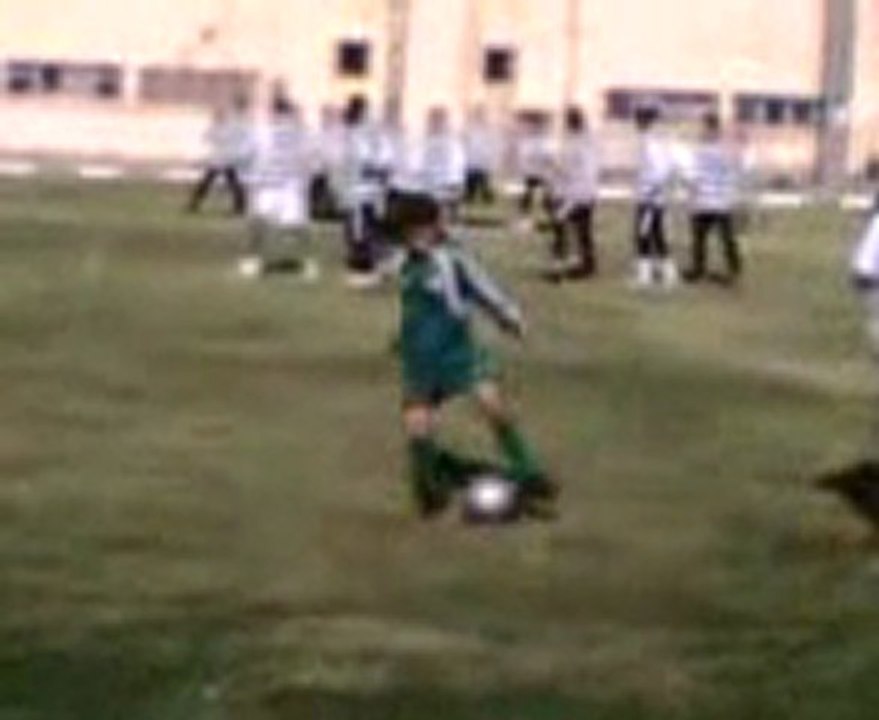 الموهبة الدوكالي يستعرض في النادي الأهلي طرابلس ليبيا