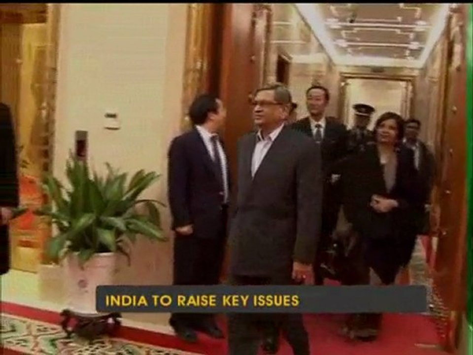 Krishna raises bilateral issues with China
