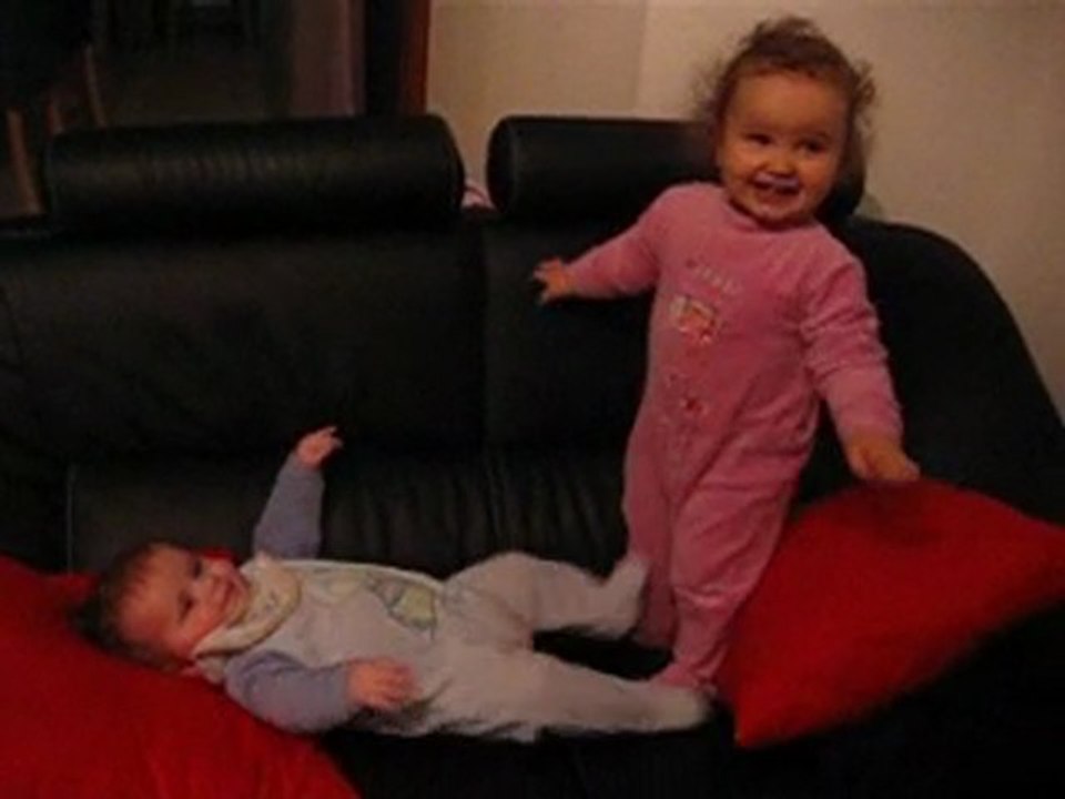 bataille de coussins.