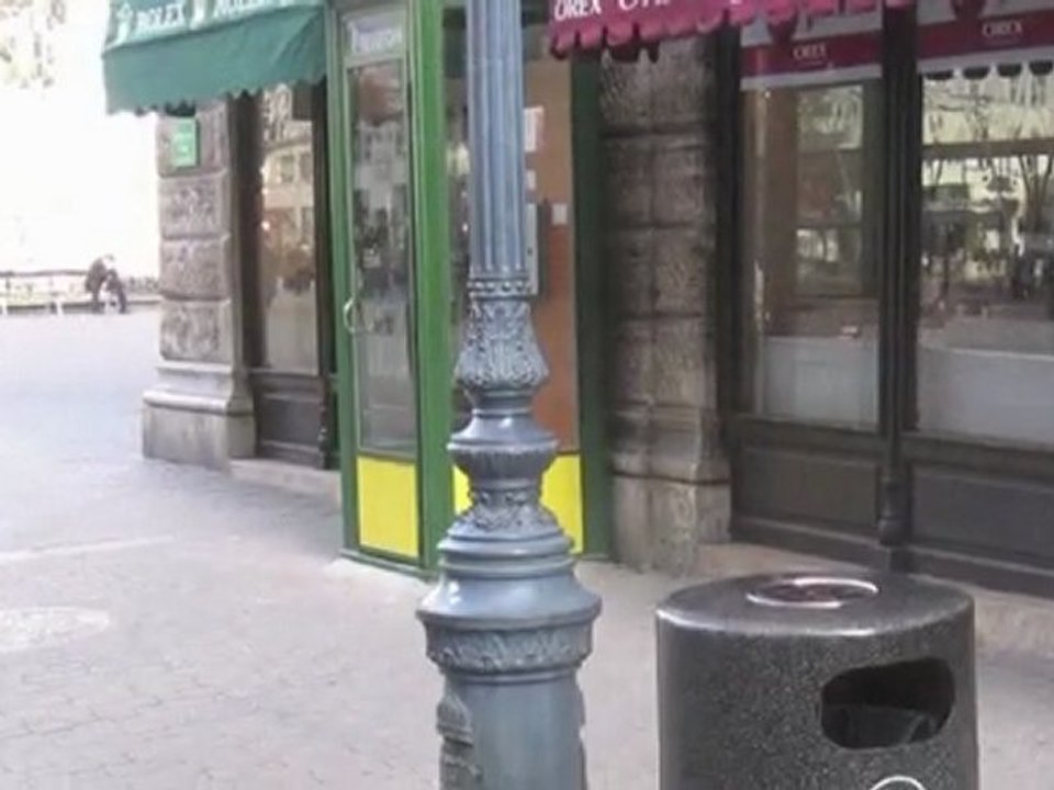 Schöne Edelstahl und Kunststoff Abfallbehälter