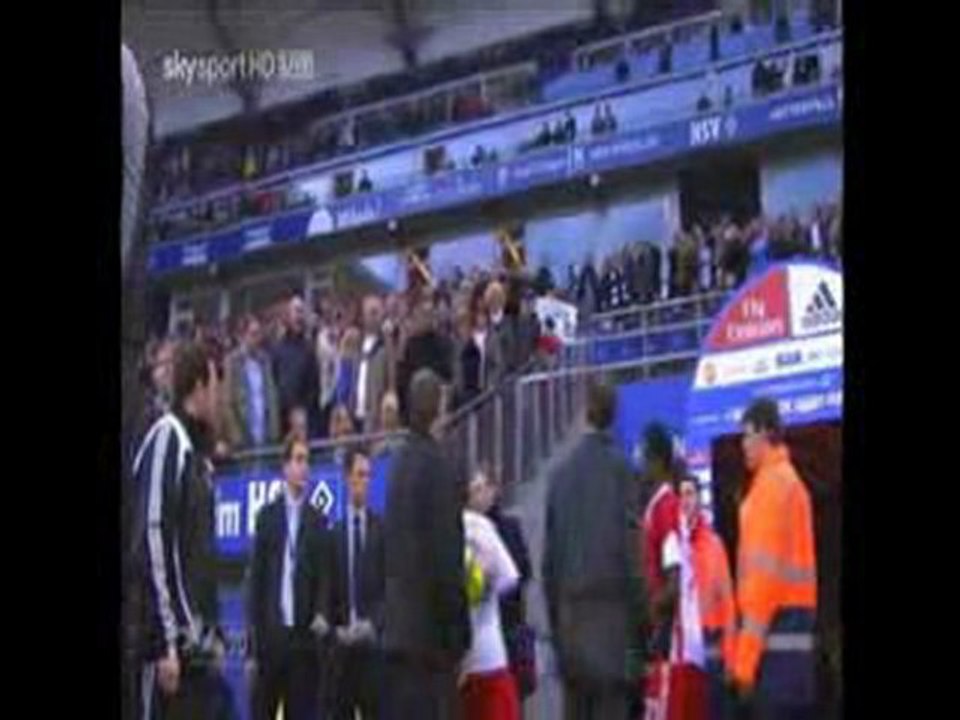 Jose Paolo Guerrero hits a fan with water bottle - 4/4/10